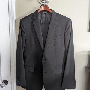 Banana Republic Men's Suit Jacket Charcoal Size 40R, Pants 32/23